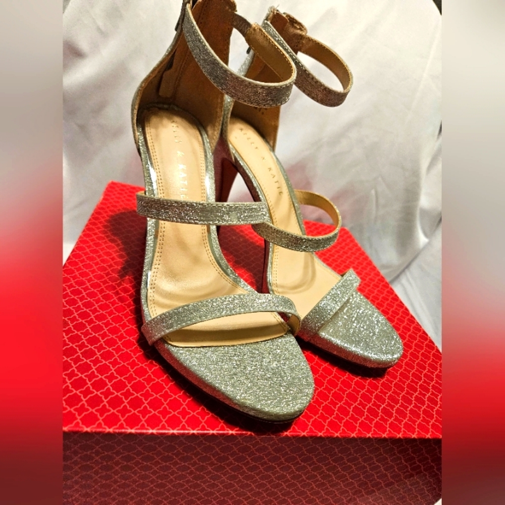 KELLY & KATIE Silver Courtnee Elegant Zipper High Heels SZ 7.5 Womens Sp…